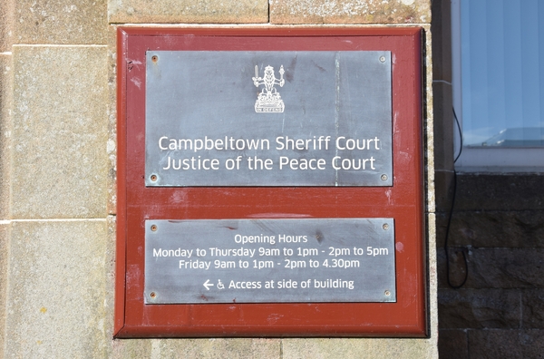 Man narrowly avoids jail for incident outside Campbeltown pub