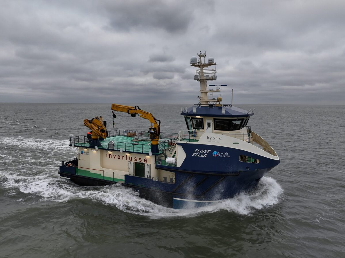 Inverlussa Marine Services take delivery of hybrid vessel Eloise Eslea