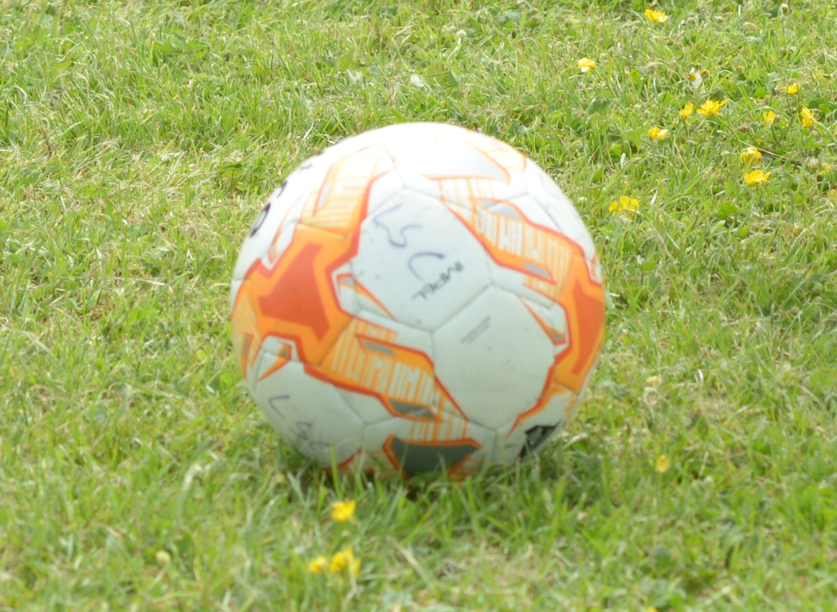 Lochnell youngsters go nap in lively league clash
