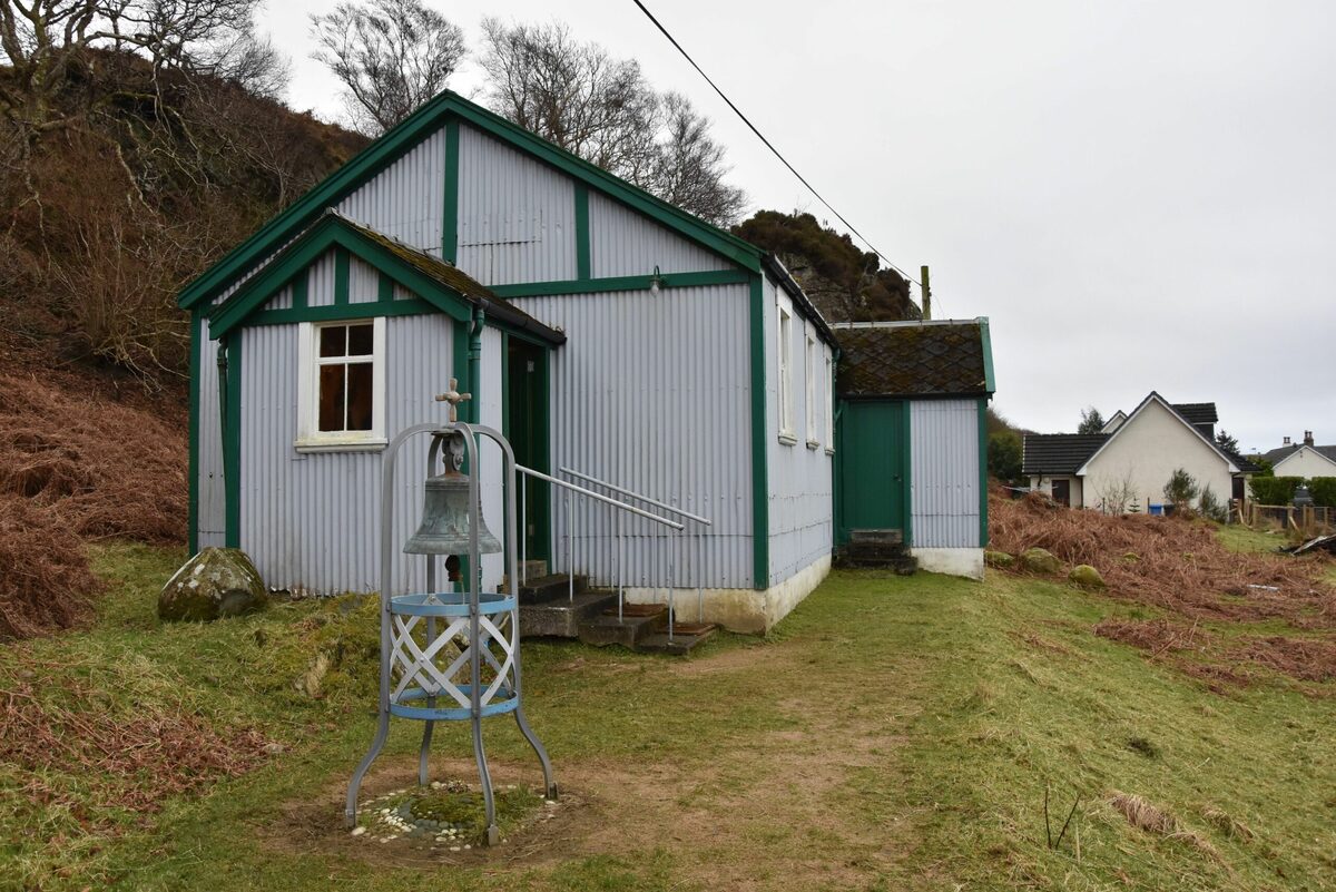 Solemn final service as Pirnmill&rsquo;s Tin Church shuts its doors
