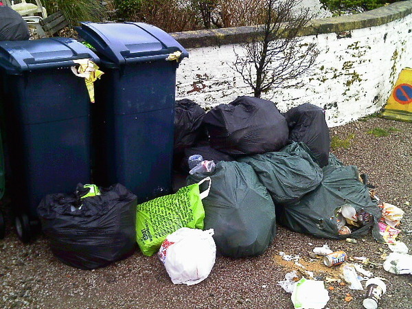 Highlands set for lengthy bin strike - find out when and for how long.