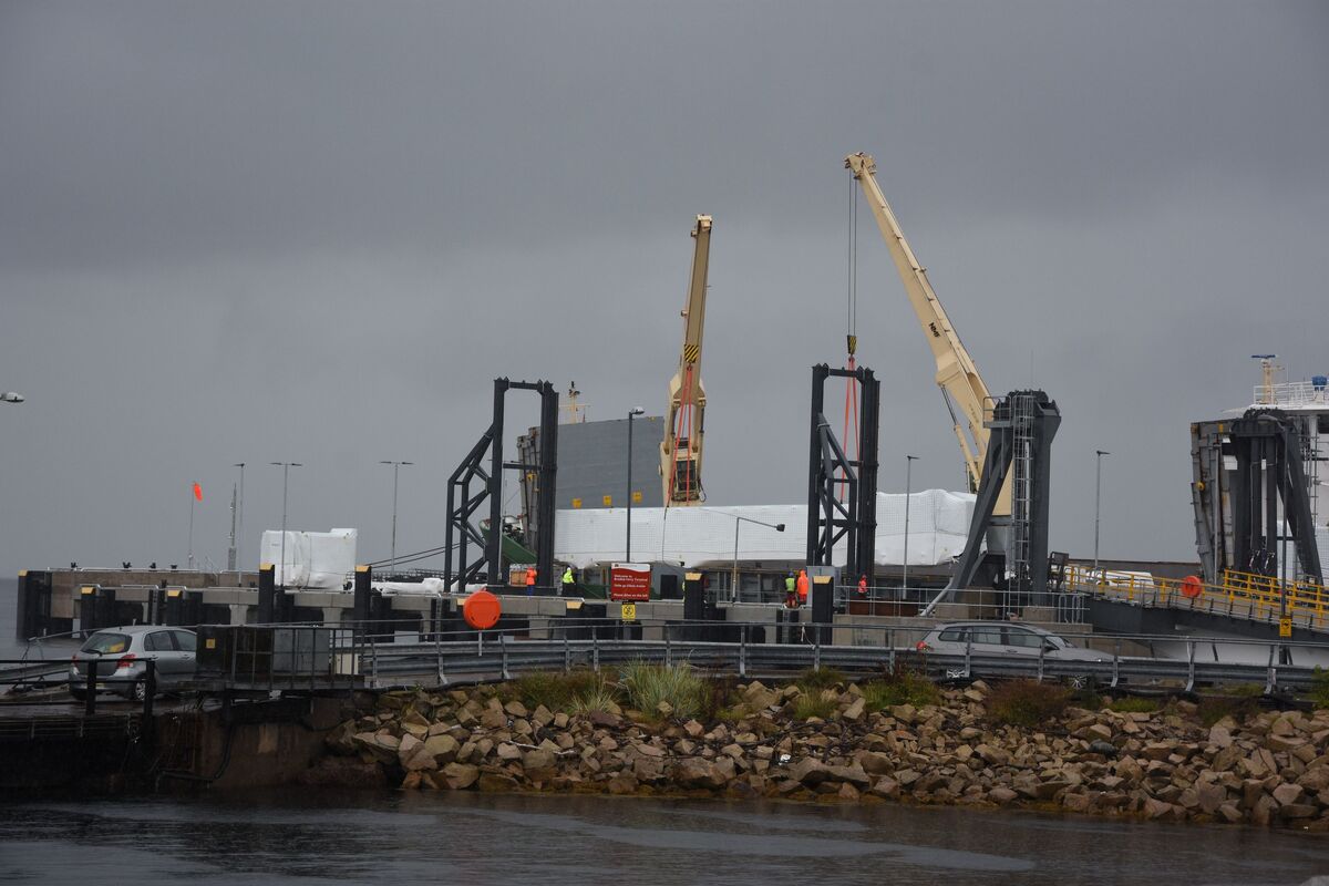 Final works start at pier as access system arrives