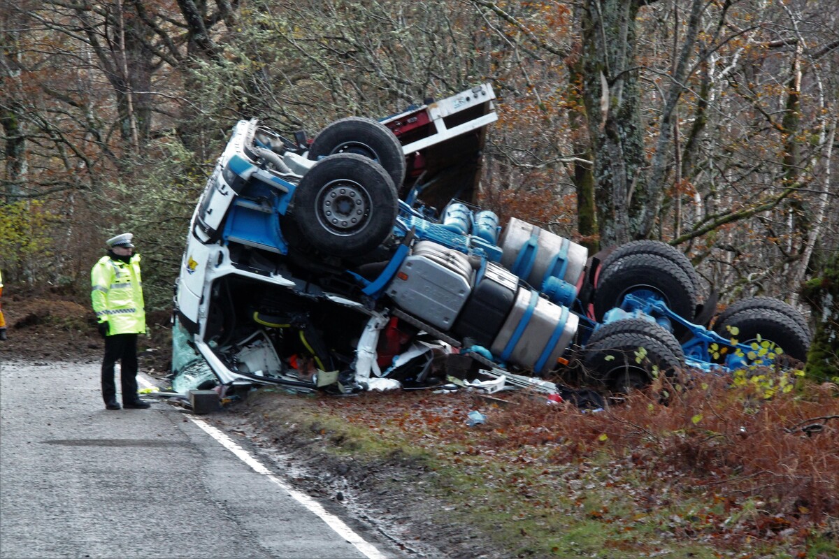 A86 closure near Roybridge to recover overturned lorry
