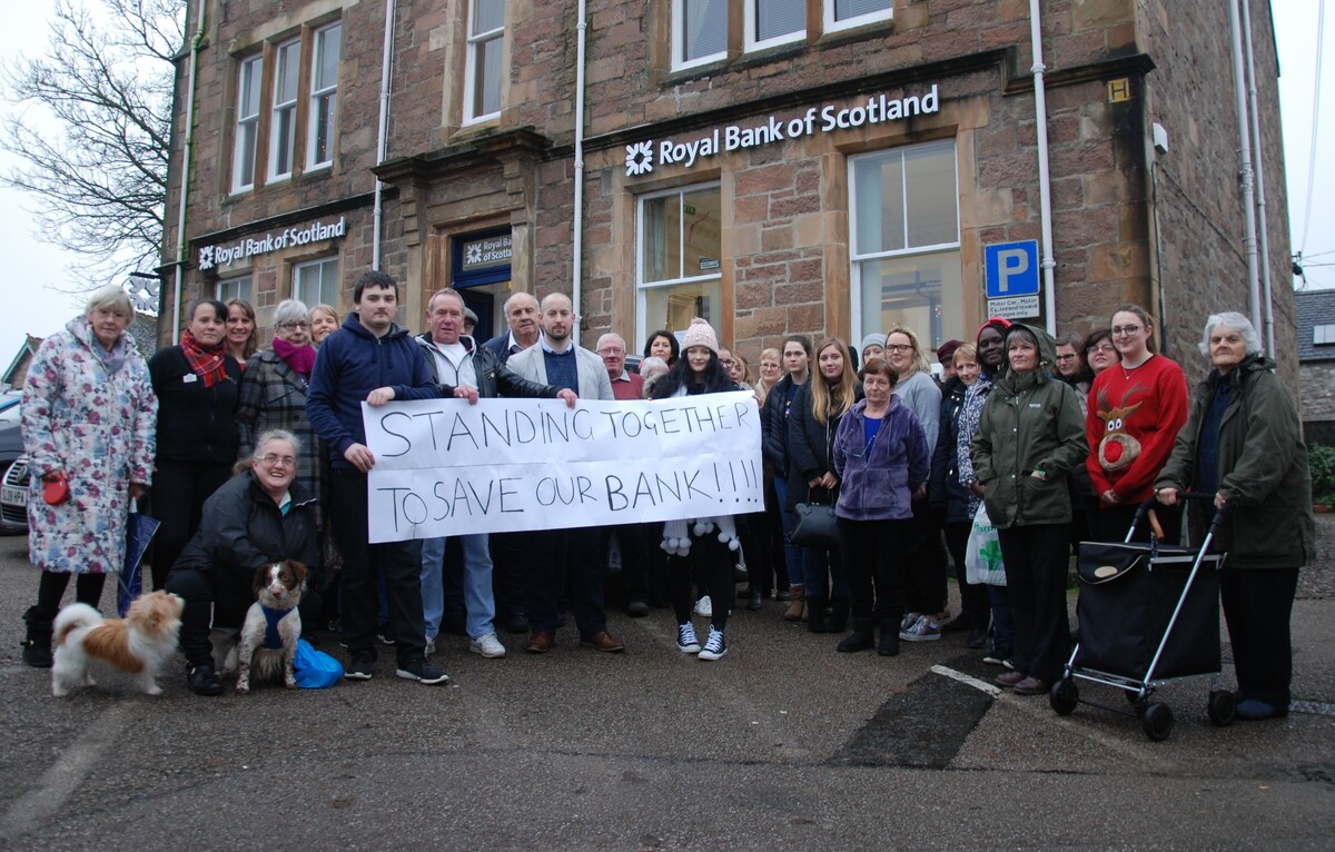 Fury as RBS rubber stamps Inveraray closure