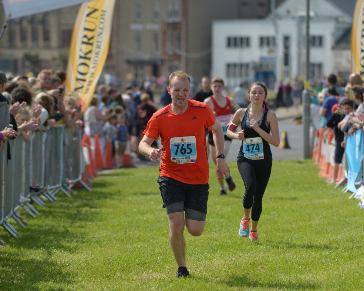 Cheering crowds back MOK Run racers