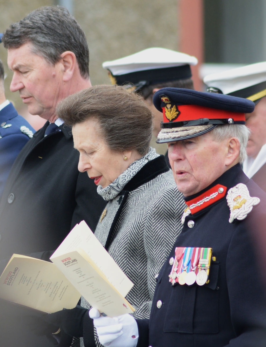 Council's formal tribute to Islay's WW100 group