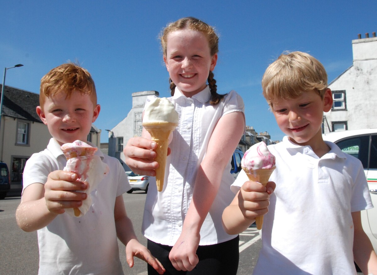 Cool kids enjoy heatwave