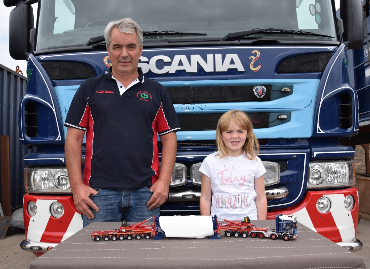 Hannah guesses Campbeltown tribute truck's weight
