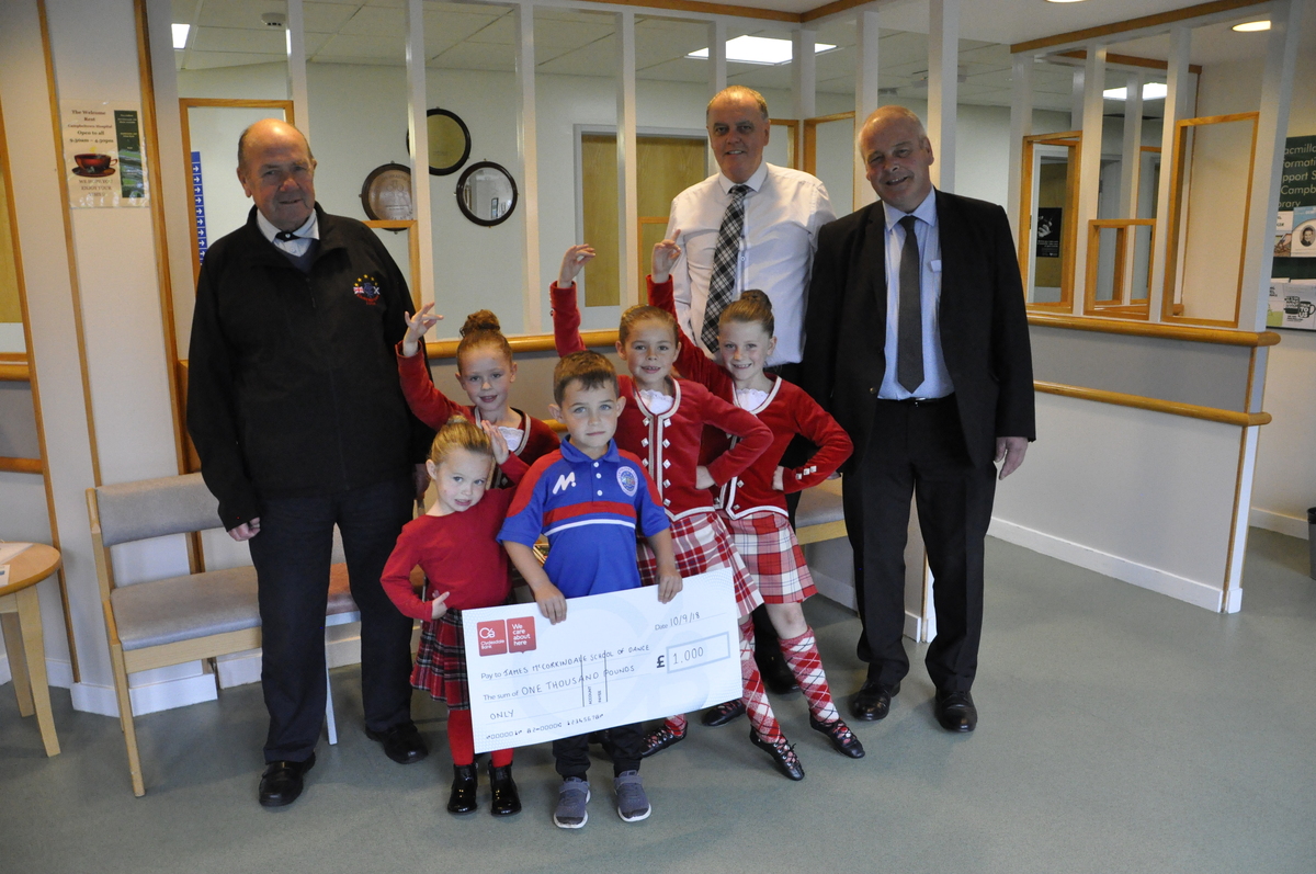 Campbeltown Loyal hands out £2,000