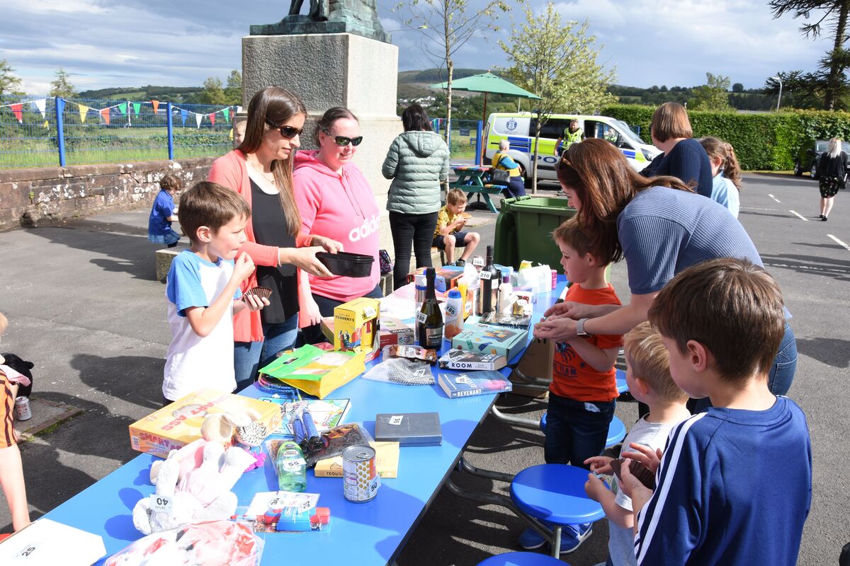 An afternoon of summer fun at school fair