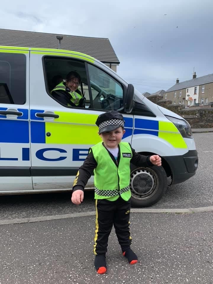 Police surprise for birthday boy Kian