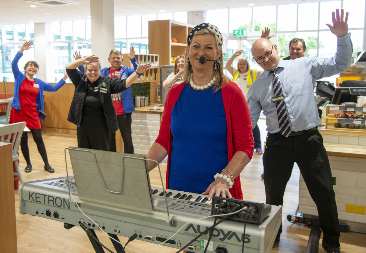 Songstress Paula helps Morrisons mark VE Day