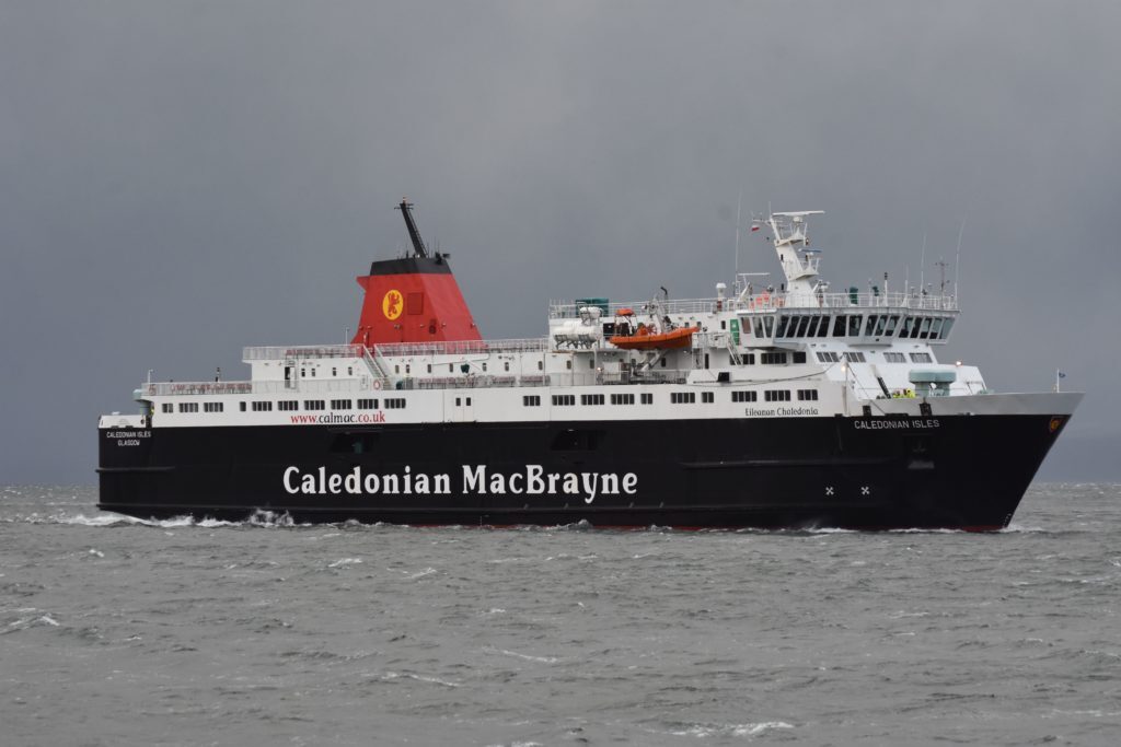 Gearbox problem delays Caledonian Isles return