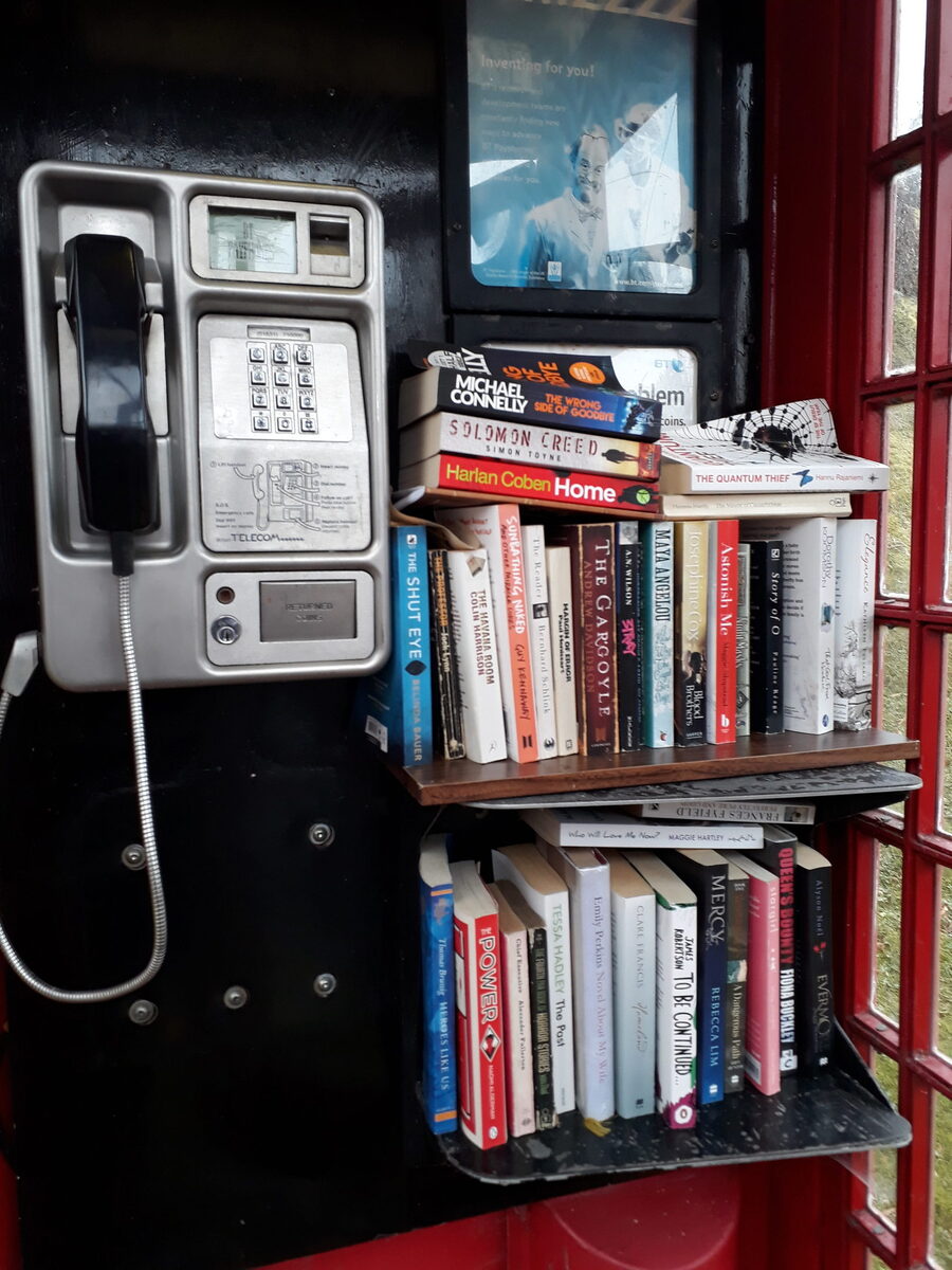 NOT25connelphoneboxe1529060243 NOT25connelphoneboxe1529060243