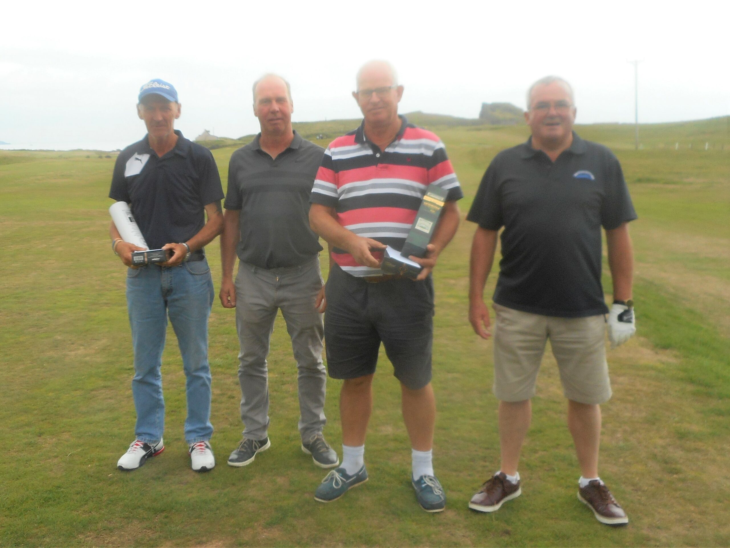 Golfers chase captain's prizes in Autumn Meeting