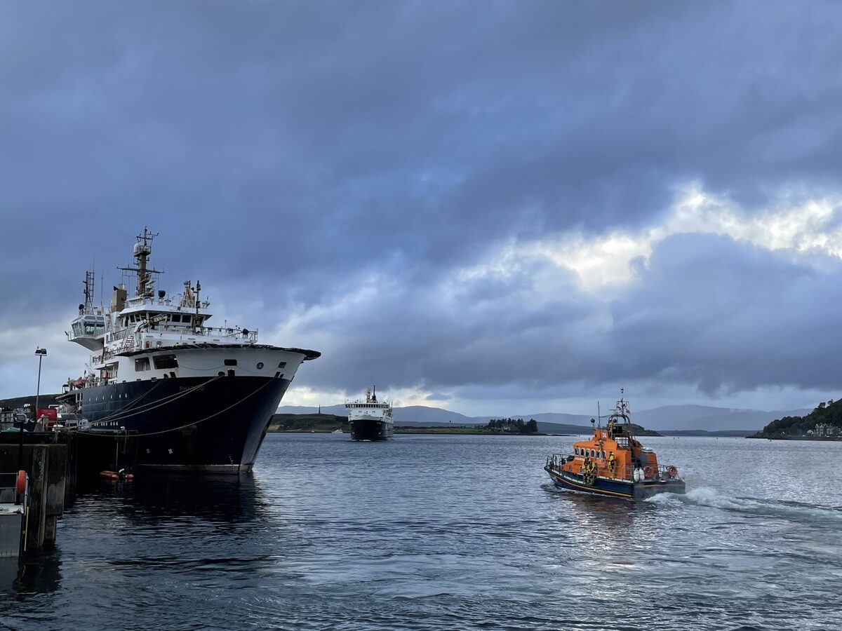 Stranded walkers rescued