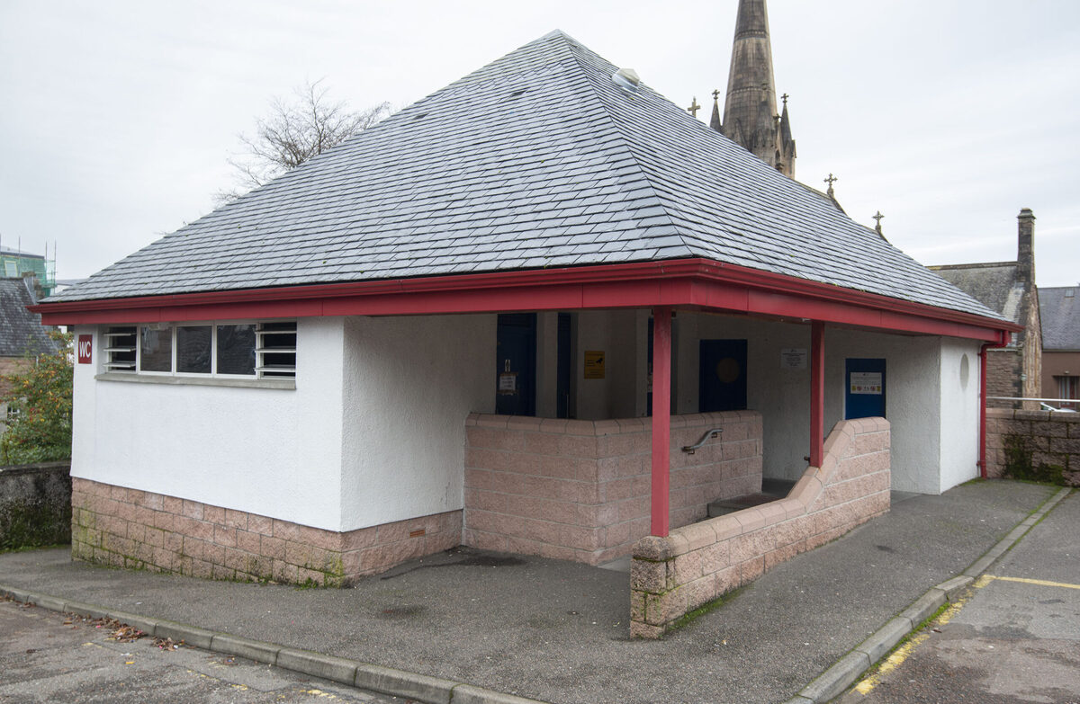 Aussie visitor lambasts council over Fort William public toilets