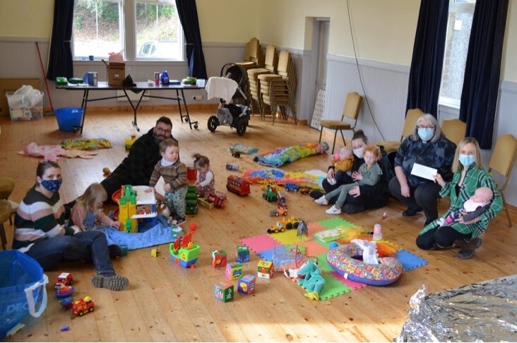 Loch Fyne-side parent and child group set up