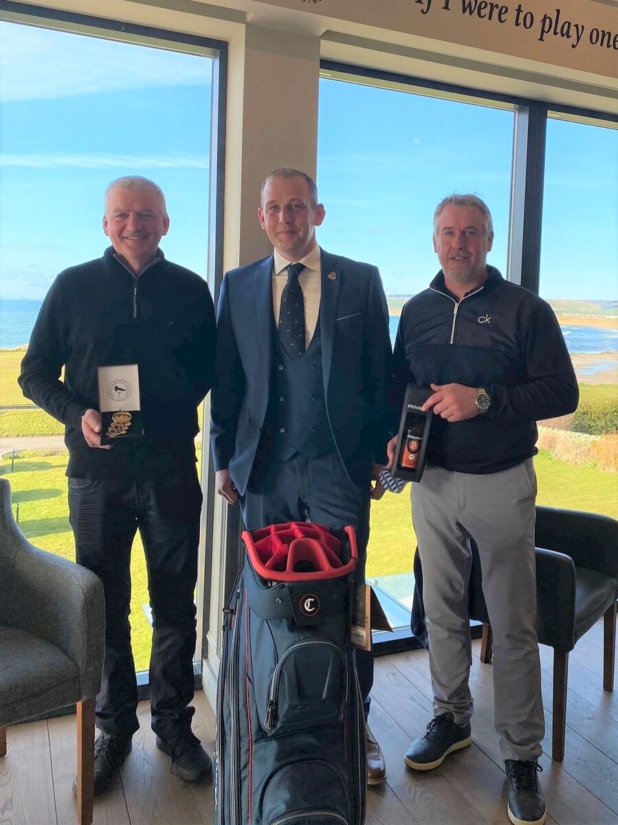 Barry and George bag Machrihanish golf prizes