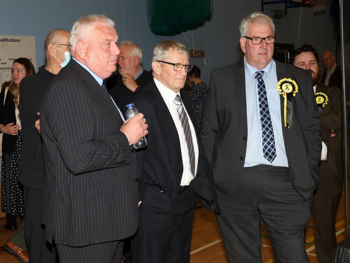 Ex-Tory councillor leads the vote as an independent