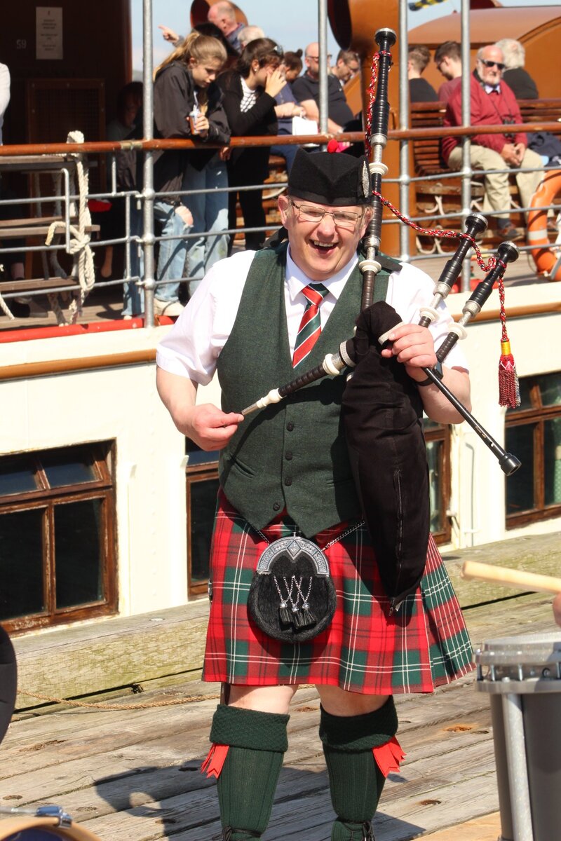 A piping welcome for the Waverley's return