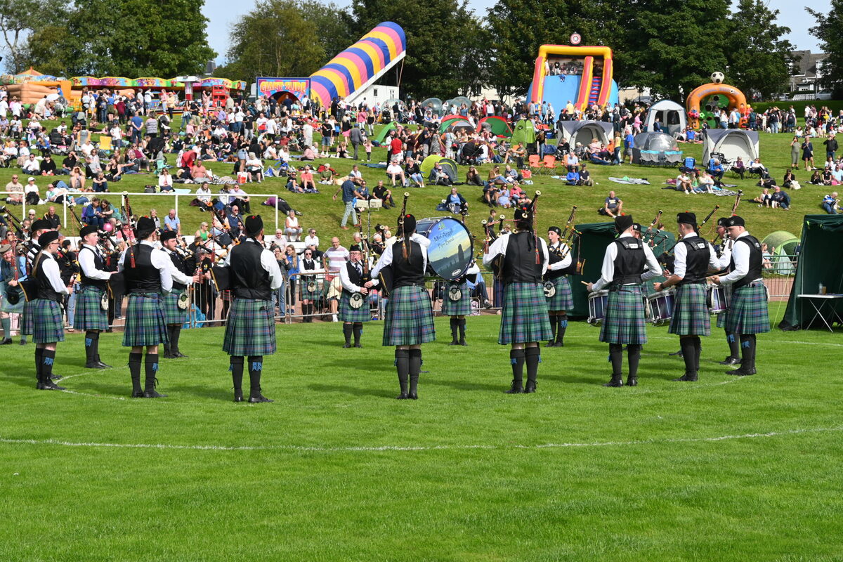 Crowds flock to Cowal Gathering in all its glory