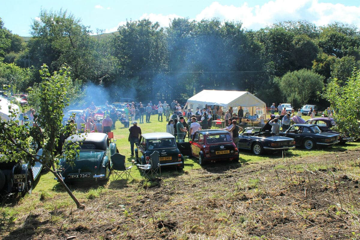 Classic cars roll into Clachan