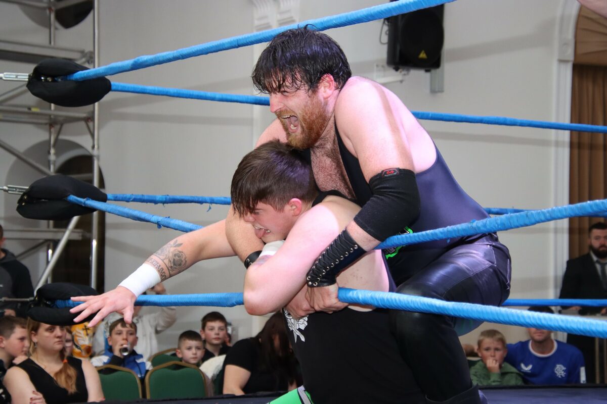 Wrestlers battle it out in family friendly Kintyre shows