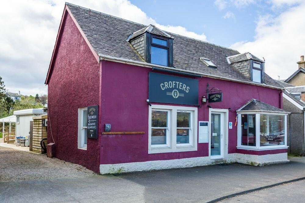 New owners at Crofter's Bar