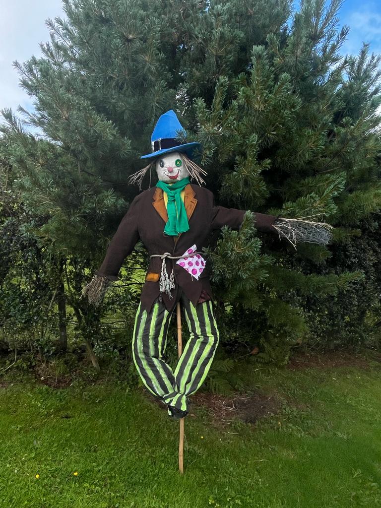 Search for scarecrows on Seil at the festival