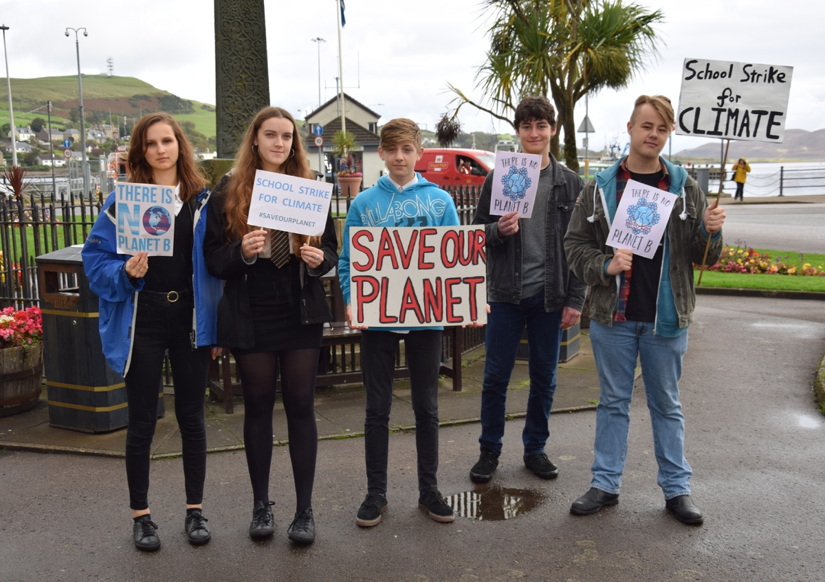 Pupils hold second climate change protest