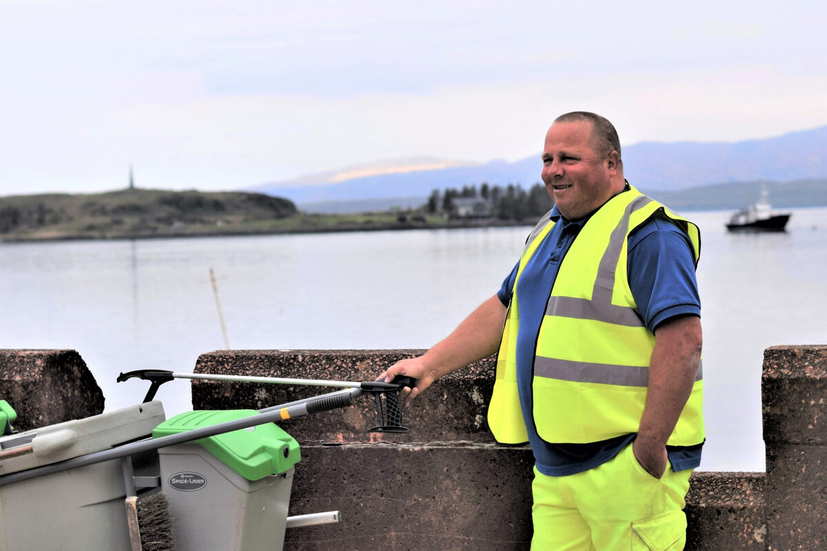 Oban street cleaner gets royal approval