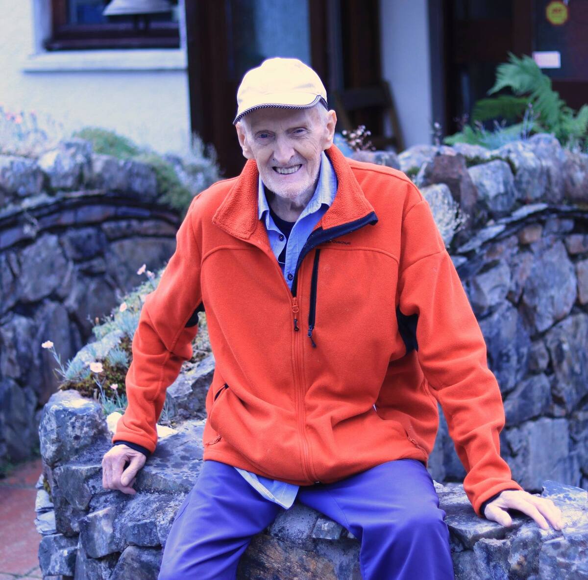 Estate of mountaineering legend donated to trust