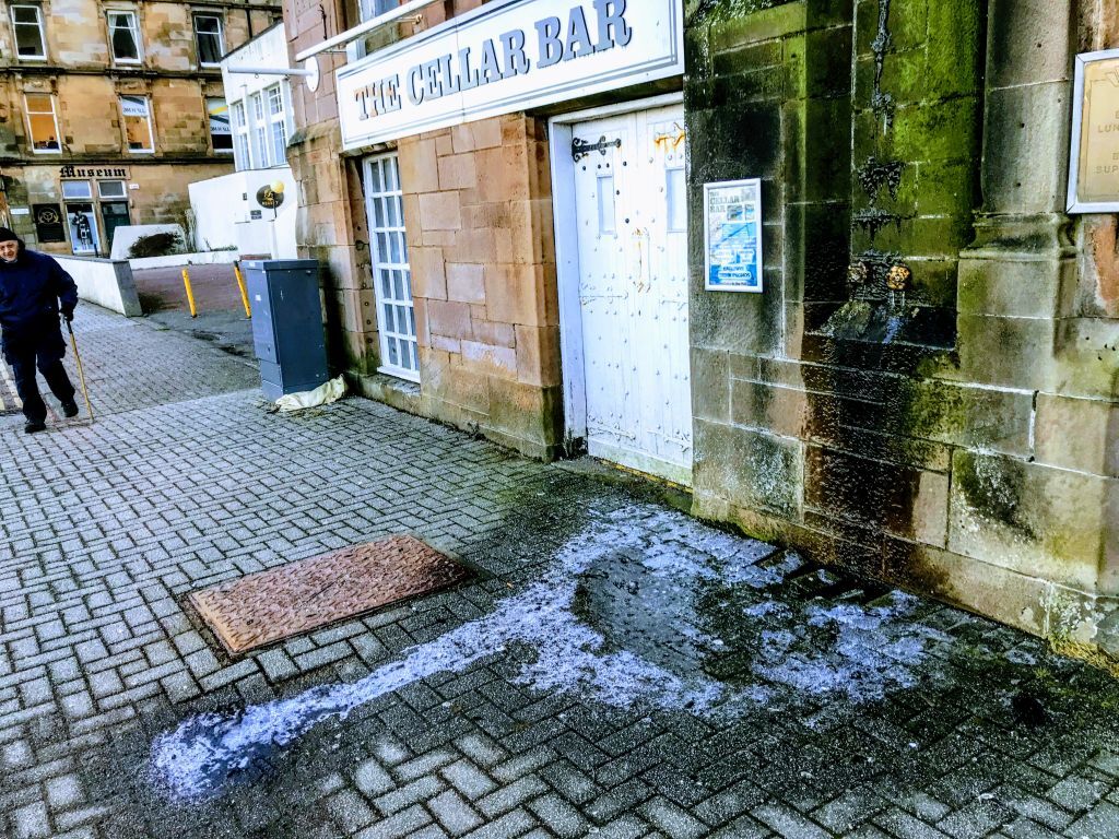 NOT07IceatTheCellarBarreducedj