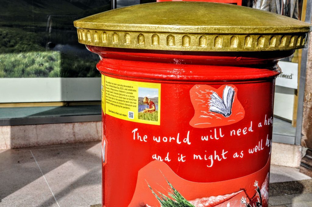 EBT11WorldBookDaypostboxtop102