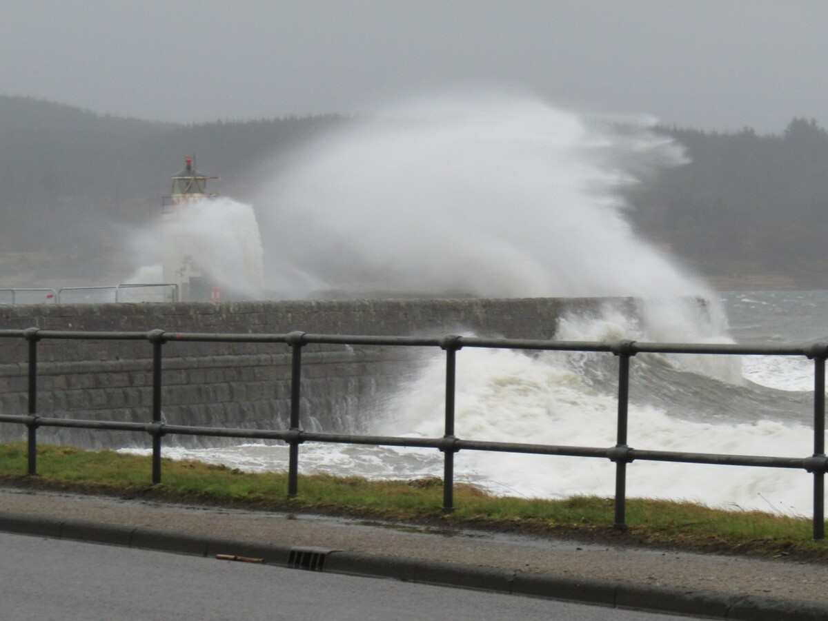 noa09StormPicBlairFletcher01jp noa09StormPicBlairFletcher01jp