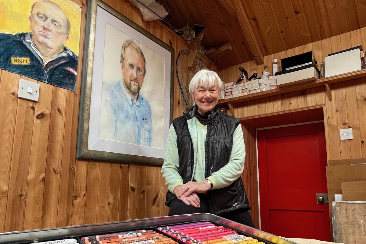 Island artist's collection for RNLI