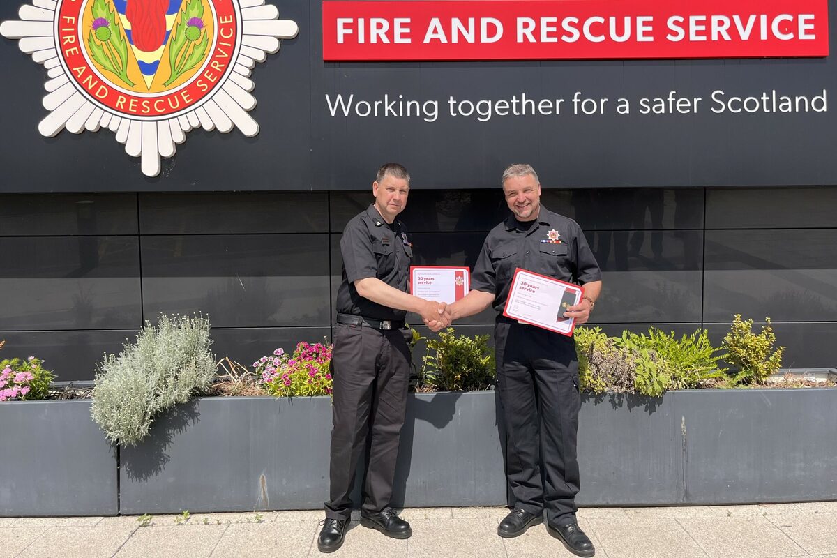 Medals for Luing firemen