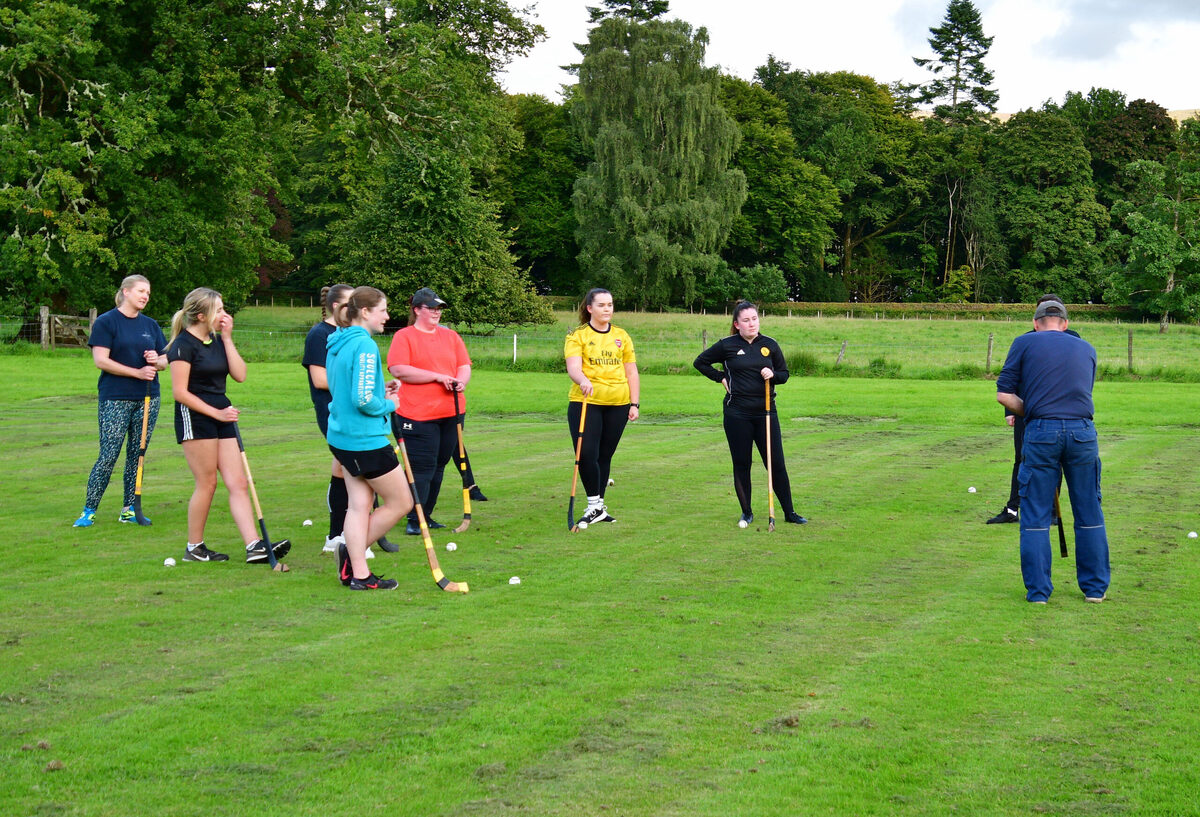 Women's shinty returns to Inveraray club