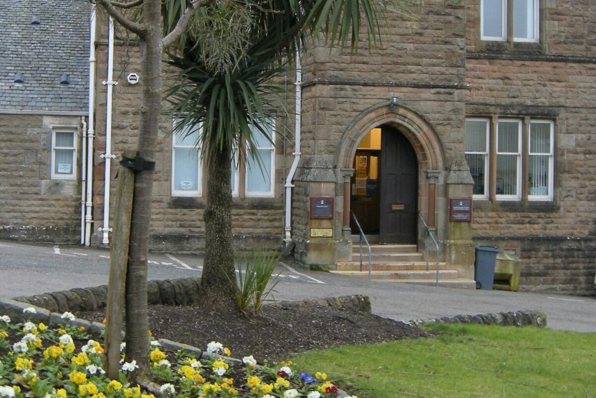 Campbeltown man jailed for 15 months after assault on female police officer