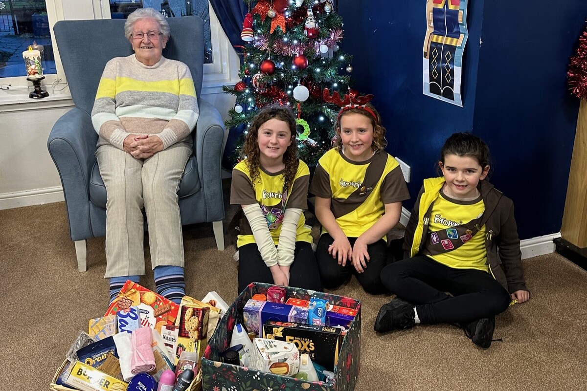 Brownies do their best to serve their community at Christmas
