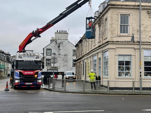 Volunteers needed to improve Christmas lights in town