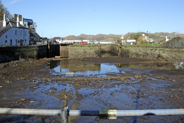 Crinan Canal re-opening date pushed back