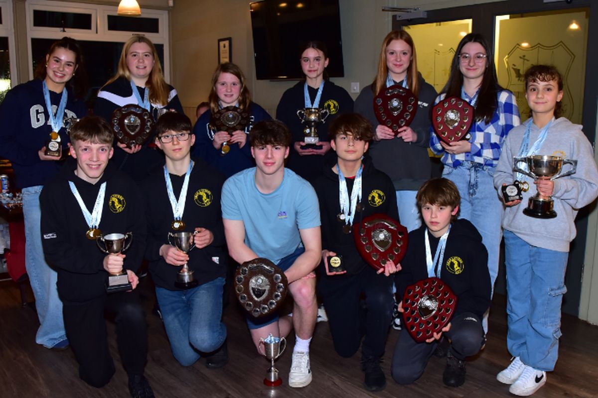 Oban Otters prizewinners with their trophies. Photograph: Hugo Londoño.