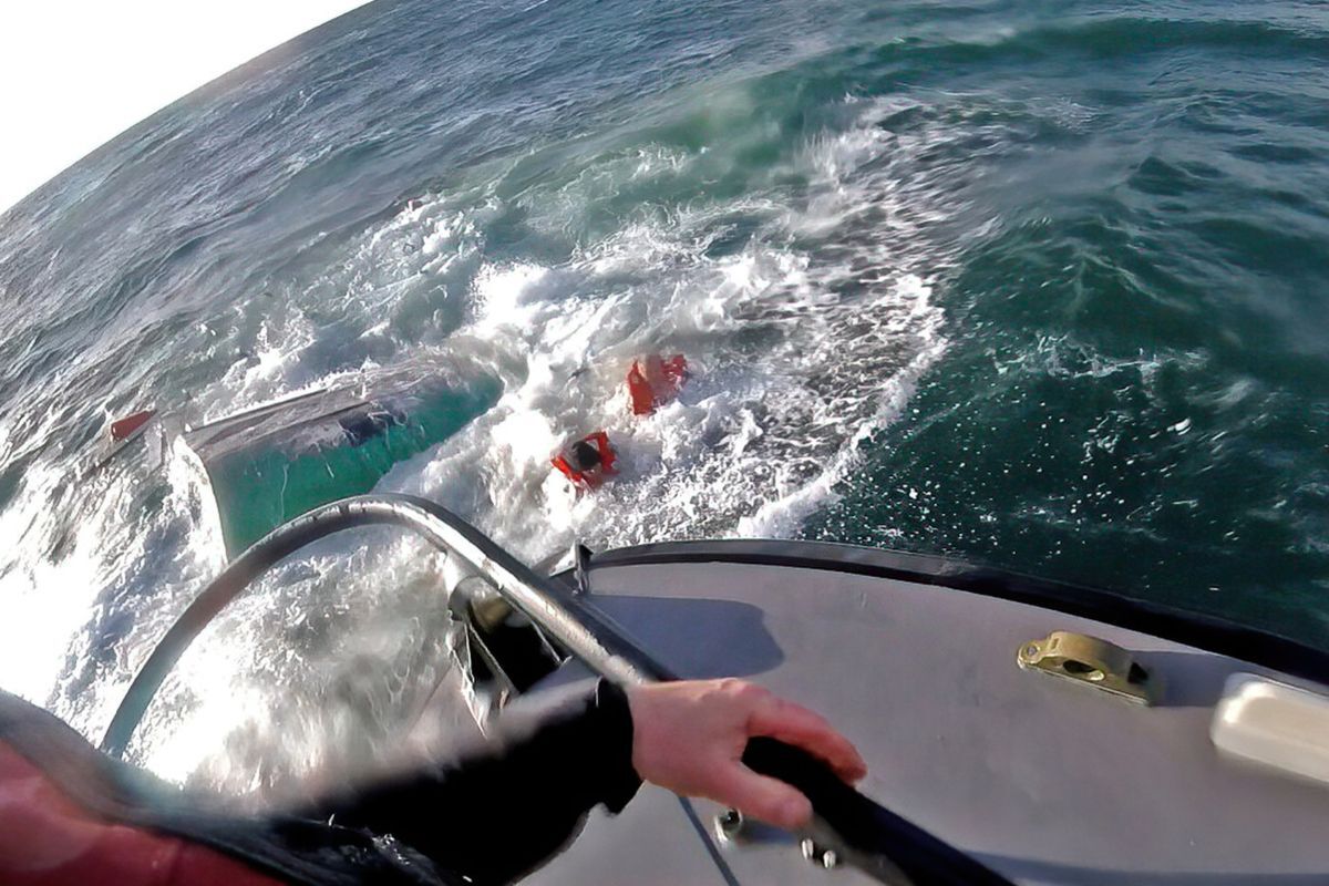 Oban lifeboat rescues crew from sinking fishing boat
