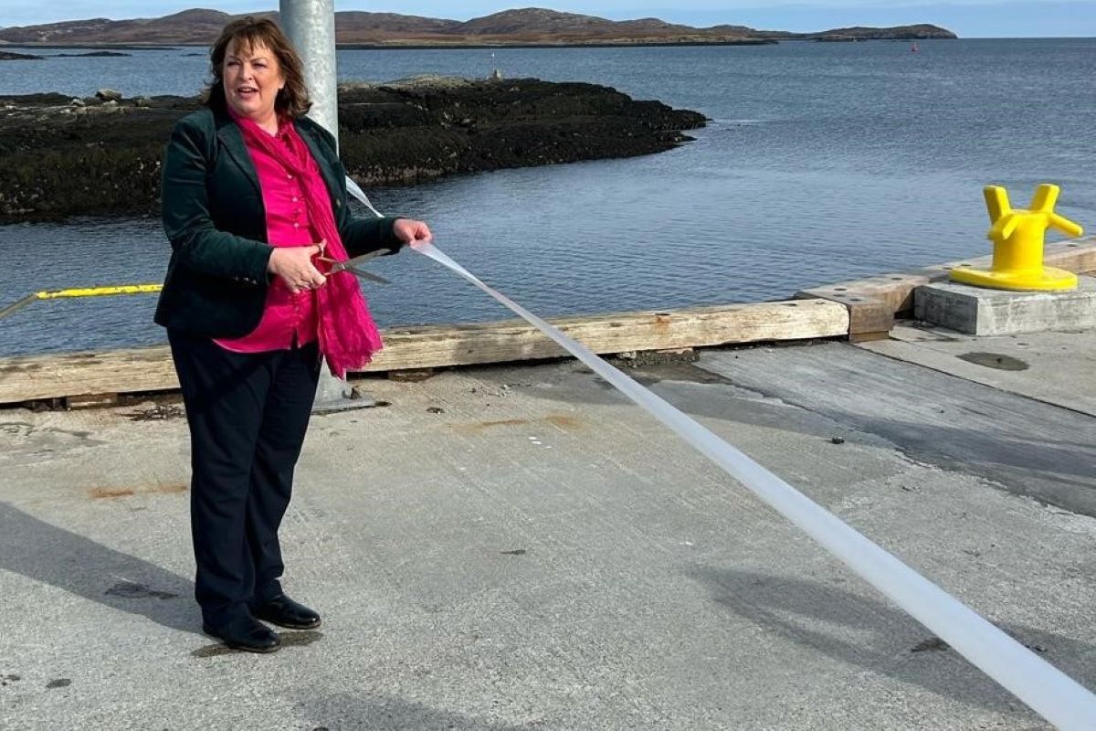 Lochmaddy Pier receives ministerial seal of approval