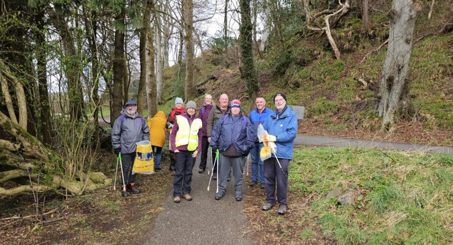 Argyll Wellbeing Hub has more weekly walks lined up for the New Year. Here is a photograph of the group earlier this year litter-pickingalong The Witches path, one of their regular walk routes.