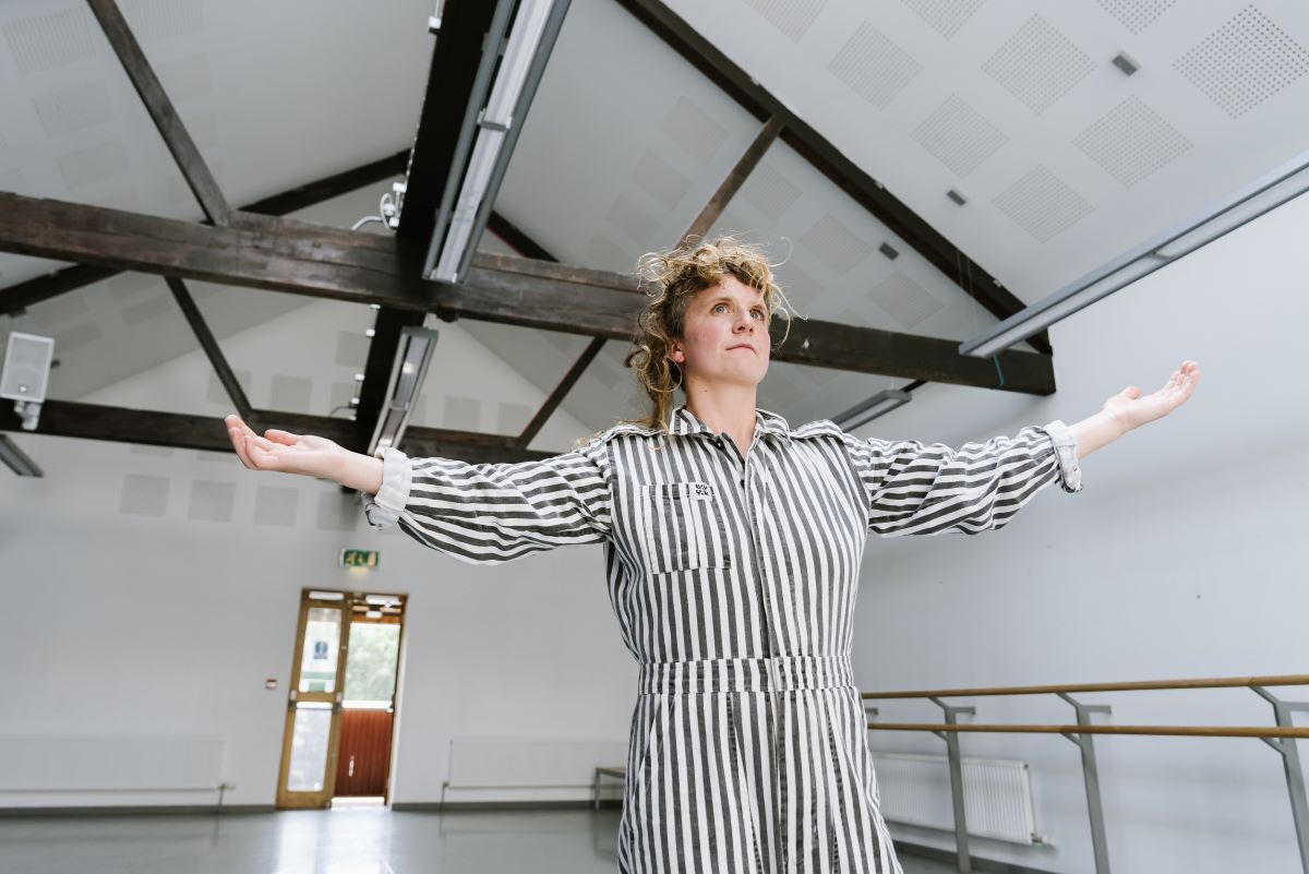 NO_T15_Pain and I_01_Sarah Hopfinger_Credit_Tiu Makkonen.jpg