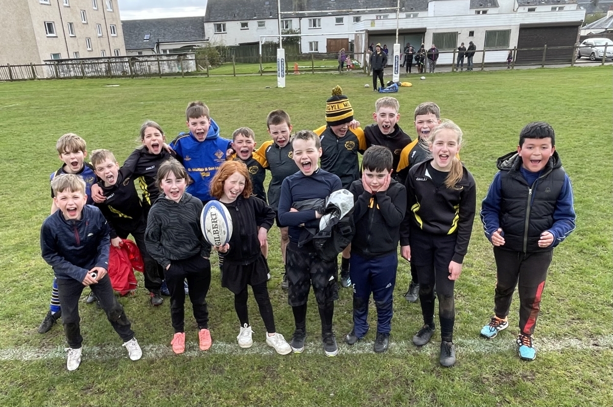 The P4-7 youngsters who attended the Mid Argyll RFC Easter camp. Photograph: Drew Buckley