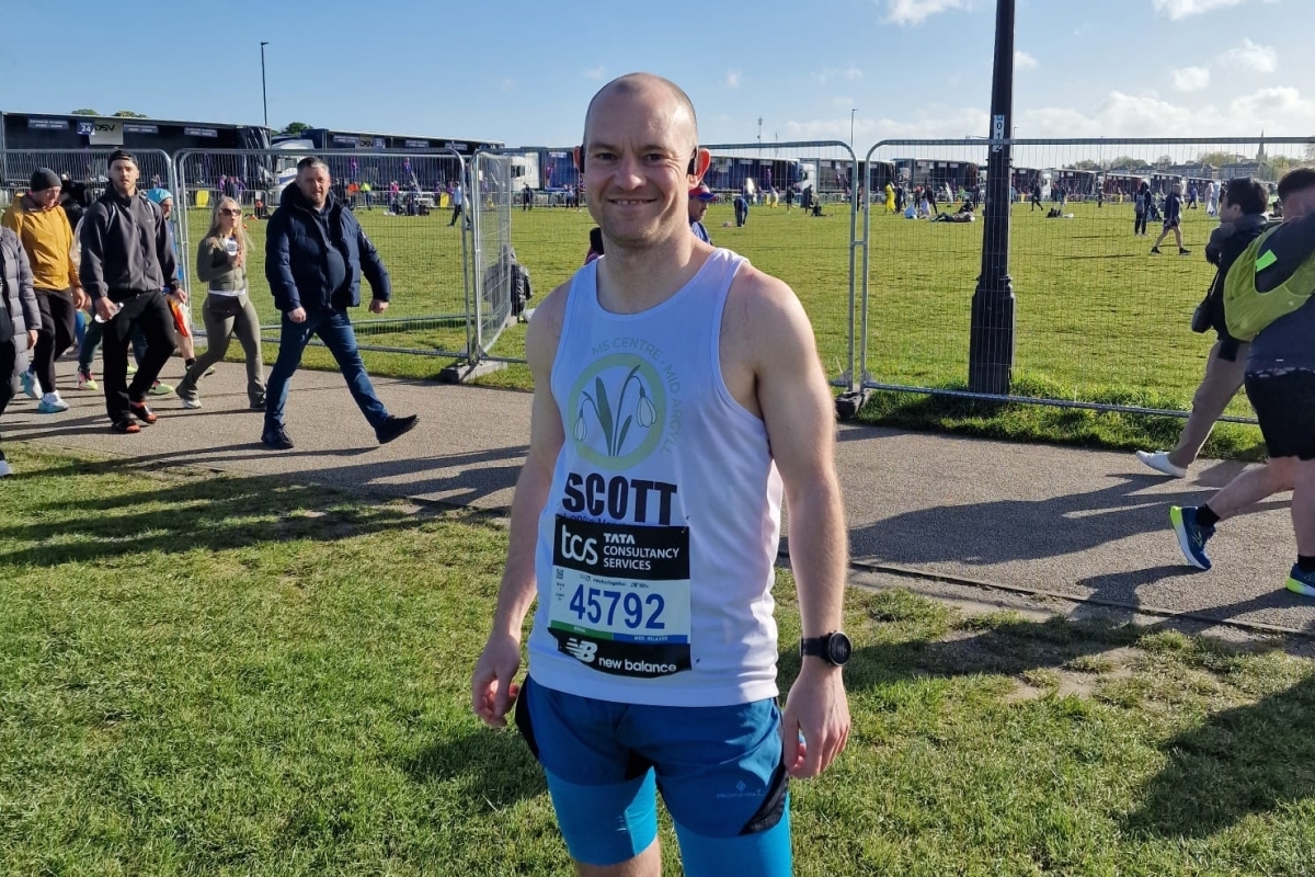 Big-hearted runner puts his best foot forward at London Marathon for MS Centre